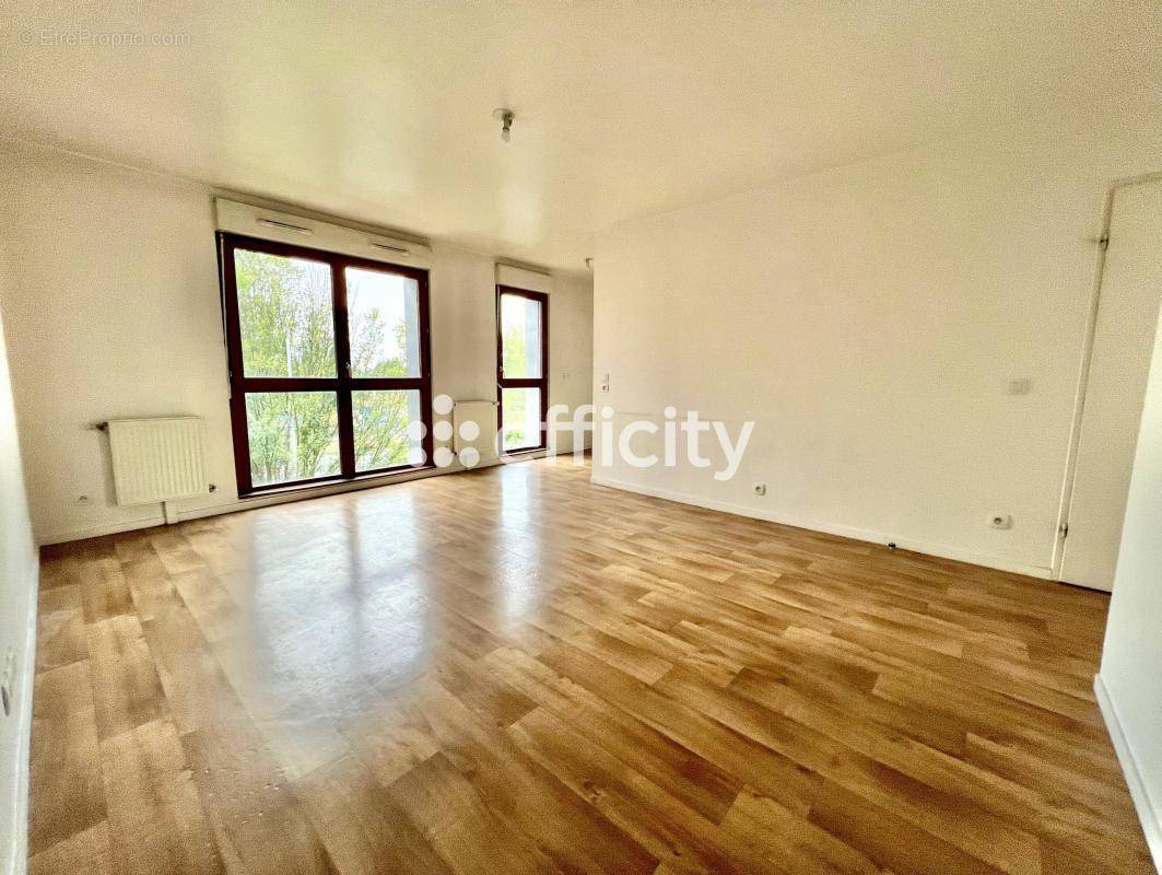 Appartement à AUBERVILLIERS