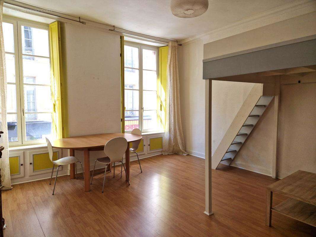 Appartement à VERSAILLES