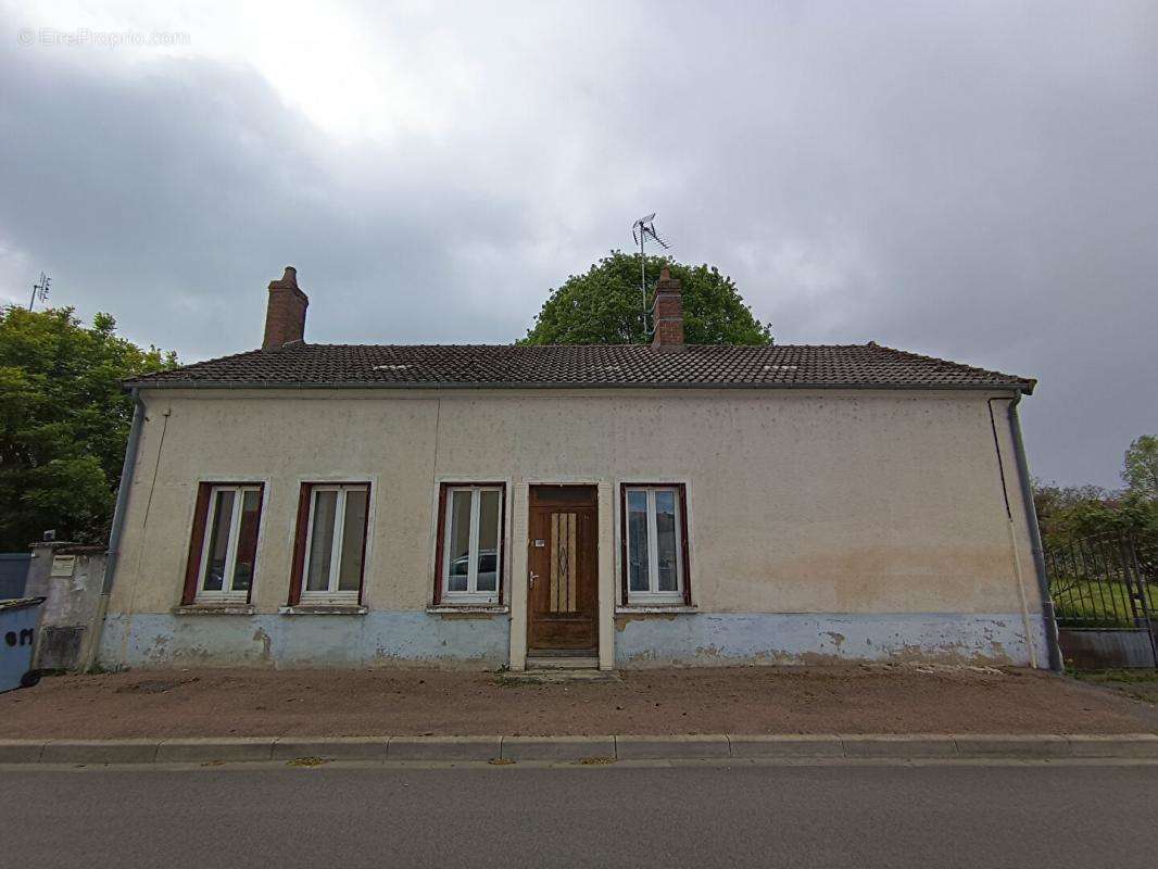 Maison à FOURCHAMBAULT