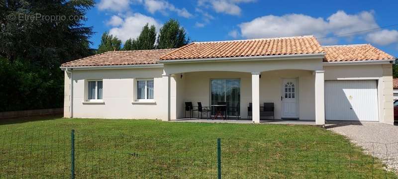 Maison à SAINTE-LIVRADE-SUR-LOT