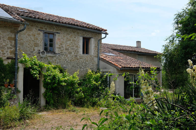 Maison à AURIAC-SUR-VENDINELLE