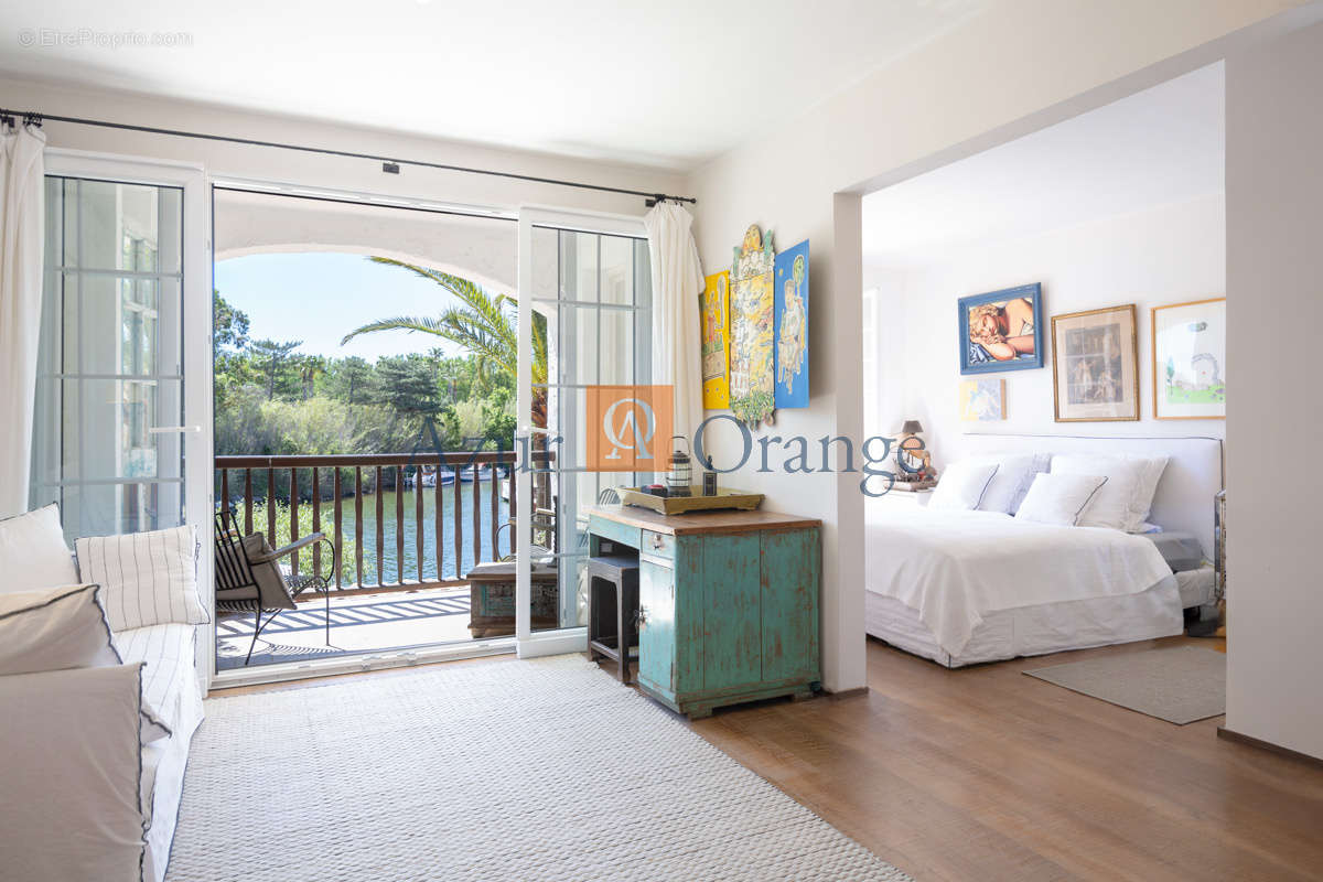 Appartement à GRIMAUD