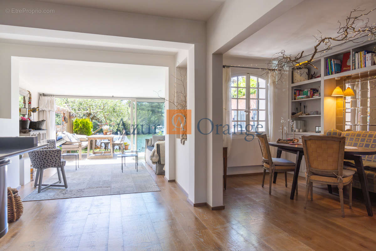 Appartement à GRIMAUD