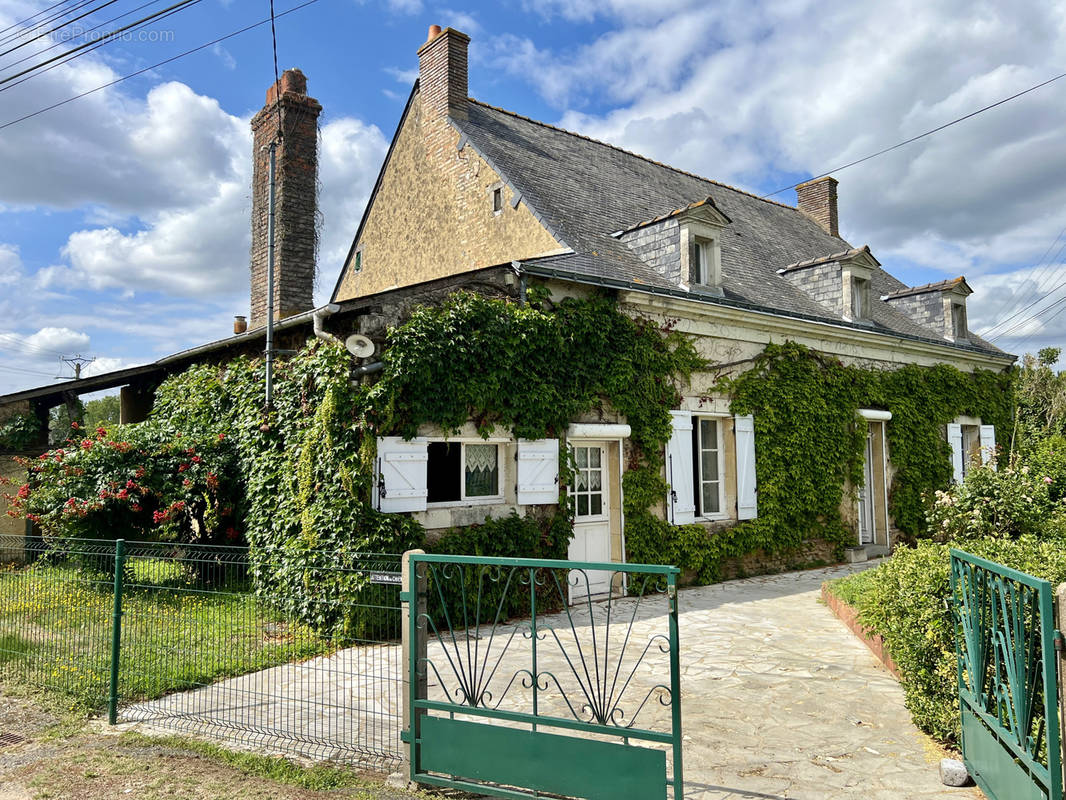 Maison à MONTIGNE-LES-RAIRIES