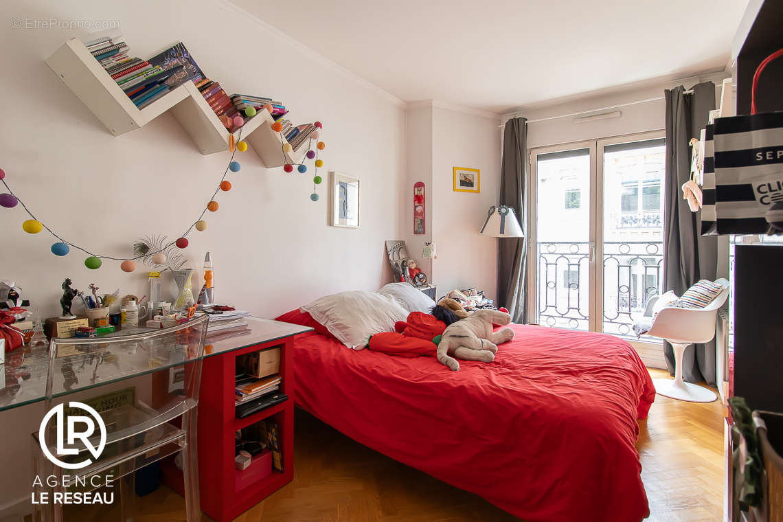 Appartement à LEVALLOIS-PERRET