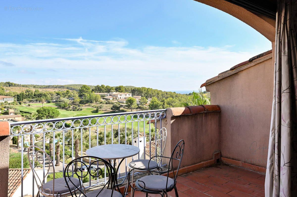 Appartement à SAINT-CYR-SUR-MER