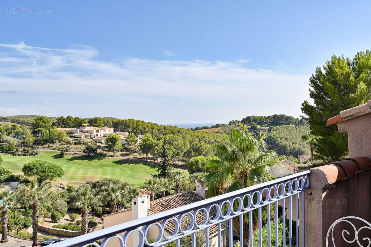 Appartement à SAINT-CYR-SUR-MER