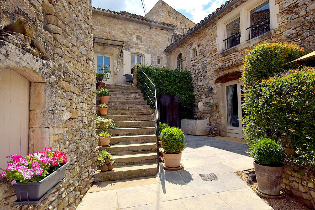 Maison à GOUDARGUES