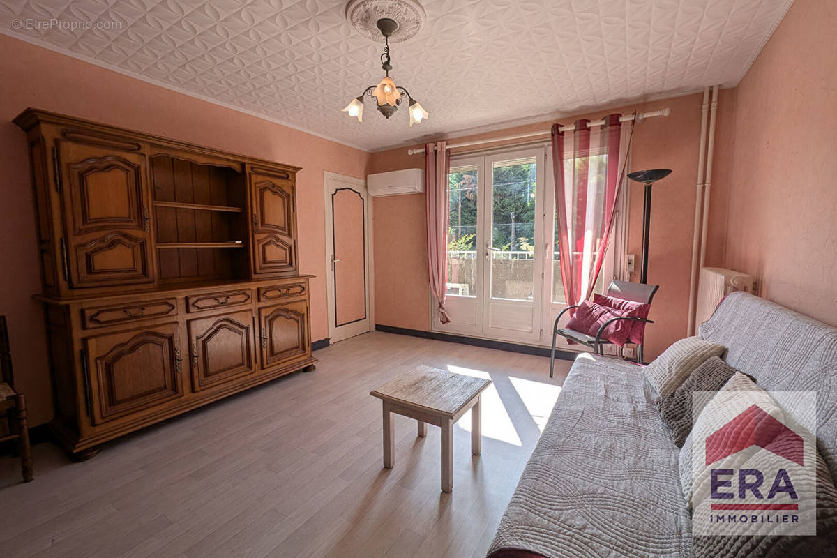 Appartement à BOURG-SAINT-ANDEOL