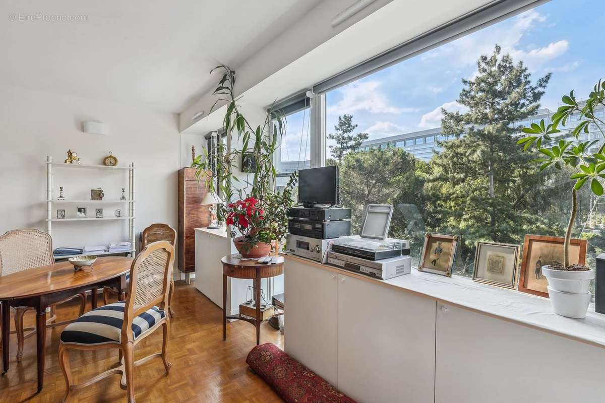 Appartement à PARIS-14E