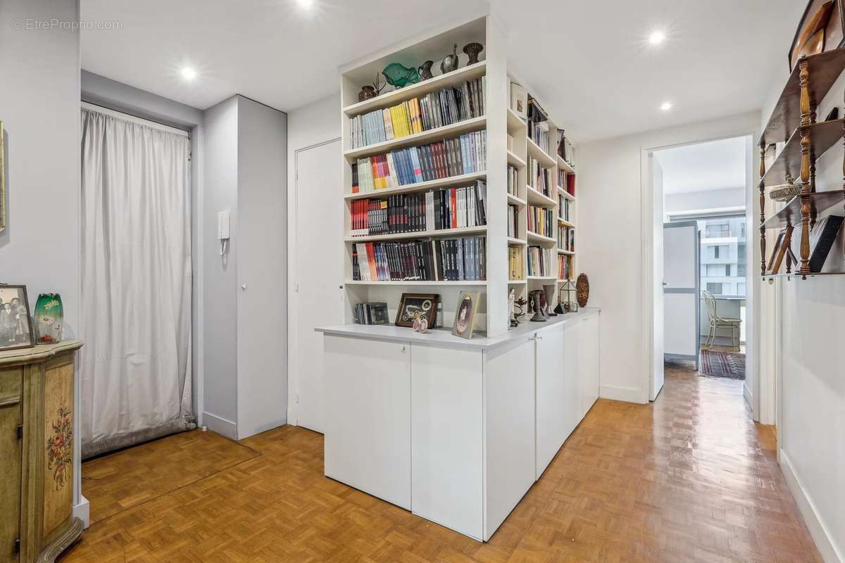 Appartement à PARIS-14E