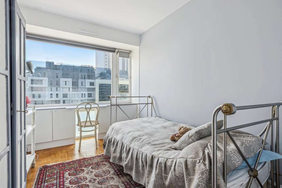 Appartement à PARIS-14E