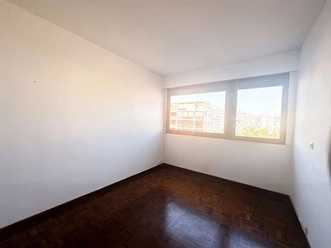 Appartement à MARSEILLE-6E