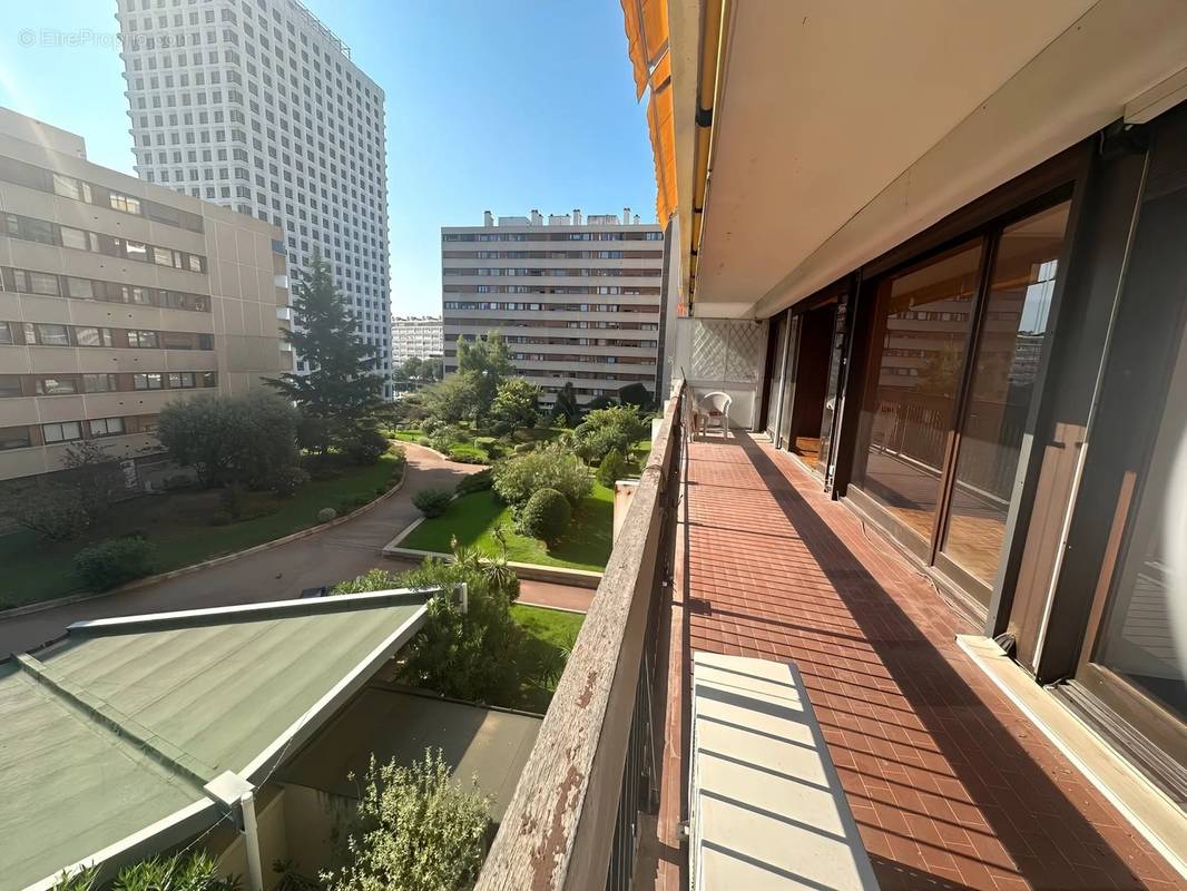 Appartement à MARSEILLE-6E