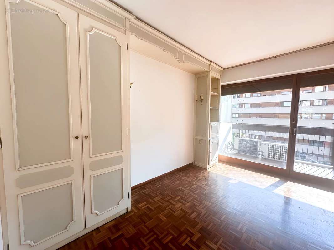 Appartement à MARSEILLE-6E