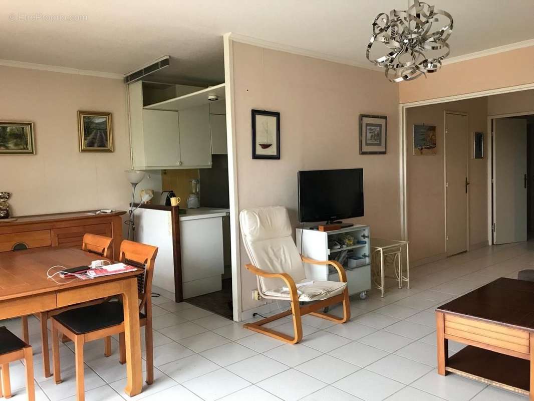 Appartement à MARSEILLE-8E