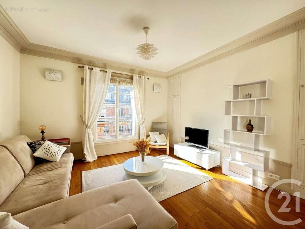 Appartement à PARIS-15E