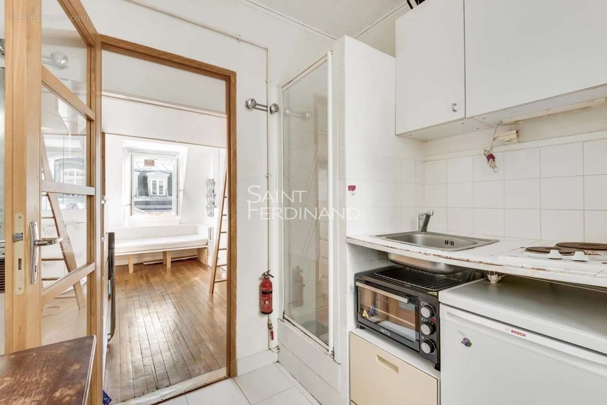 Appartement à PARIS-16E