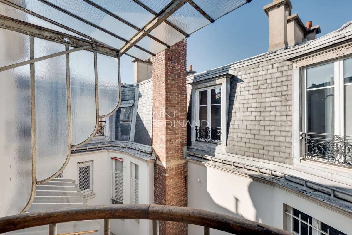 Appartement à PARIS-16E