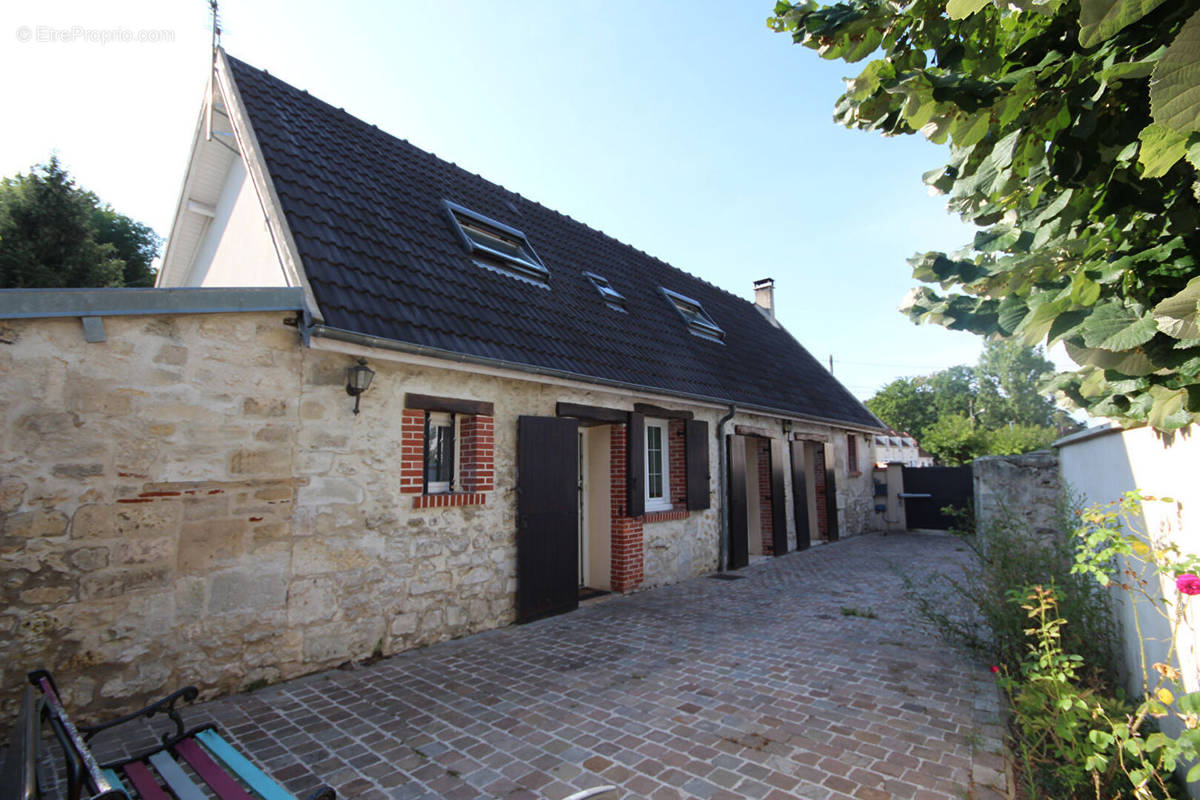 Maison à VERNEUIL-EN-HALATTE