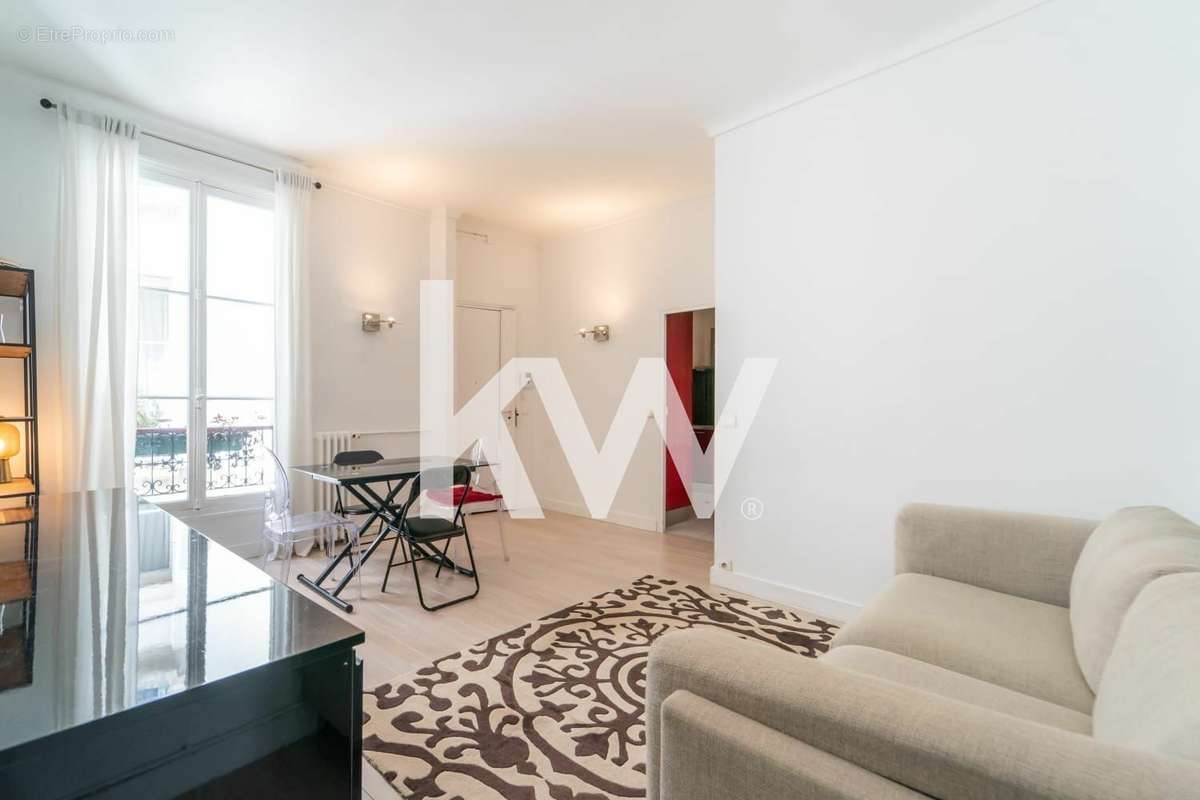 Appartement à PARIS-17E