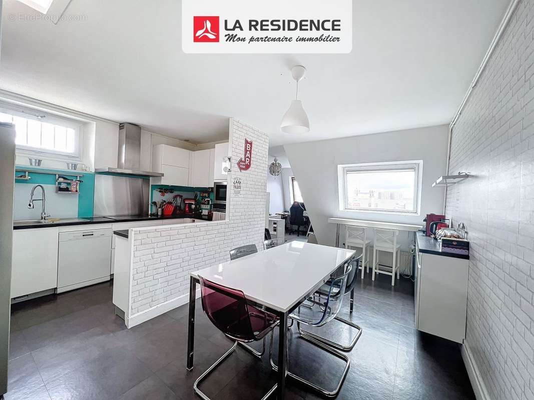 Appartement à PARIS-17E