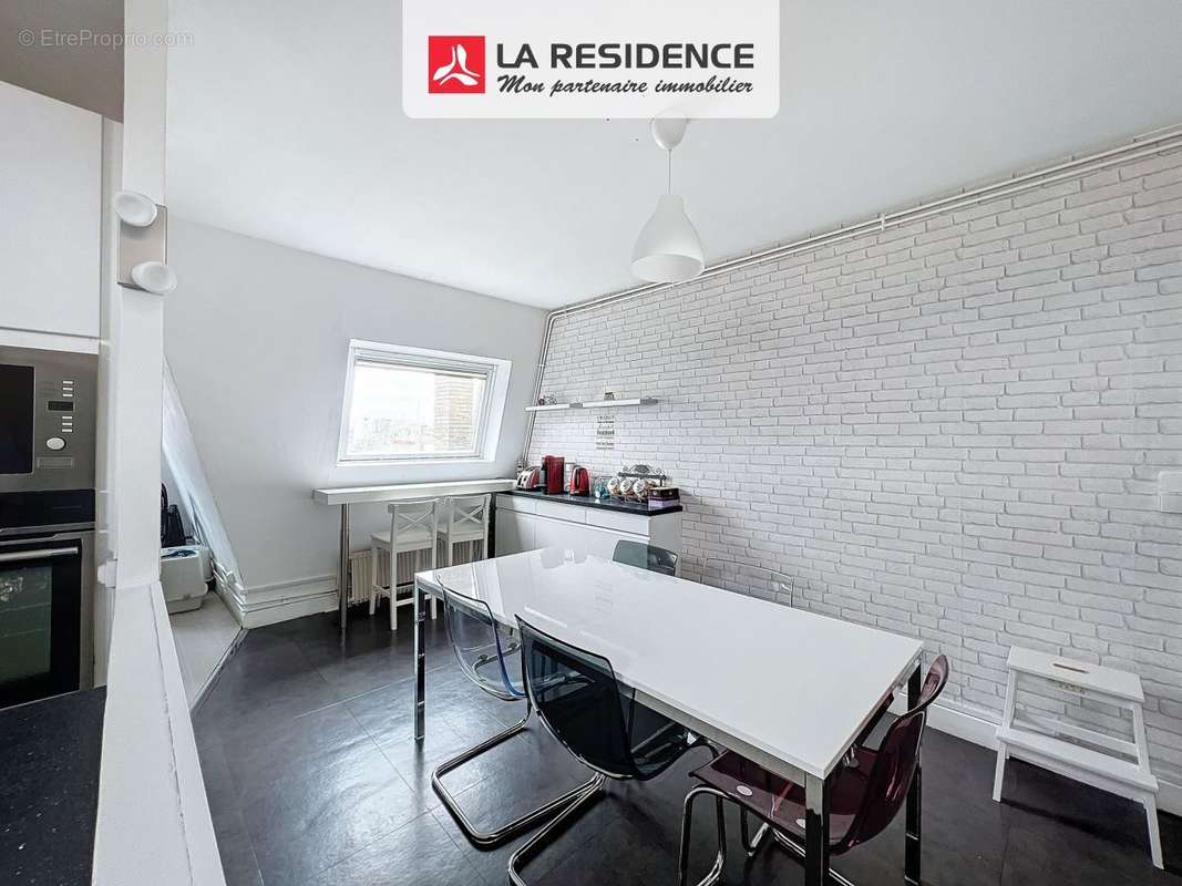 Appartement à PARIS-17E