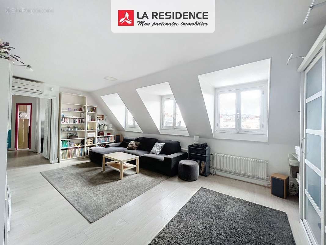 Appartement à PARIS-17E