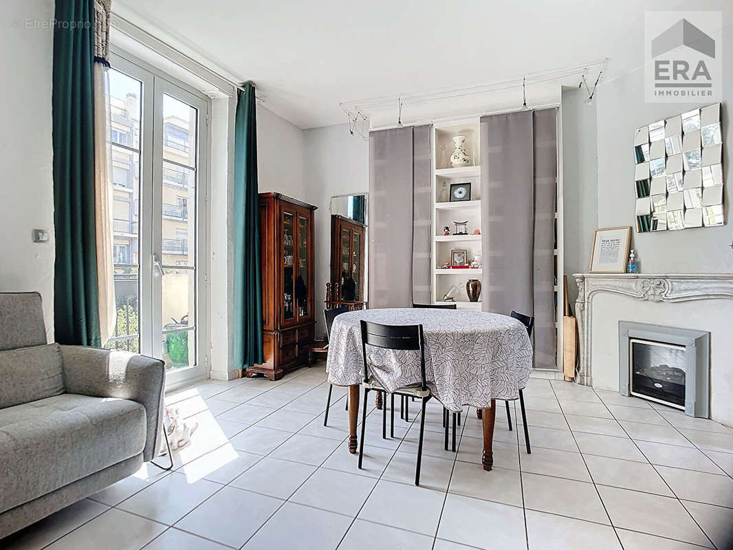 Appartement à MARSEILLE-4E