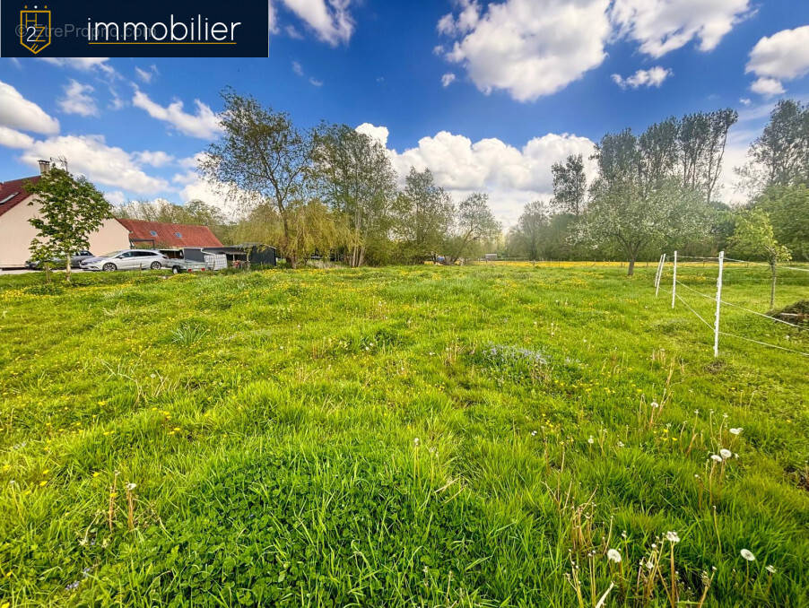 Terrain à BELLOY-SUR-SOMME