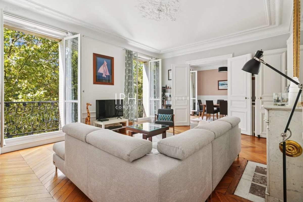 Appartement à NEUILLY-SUR-SEINE