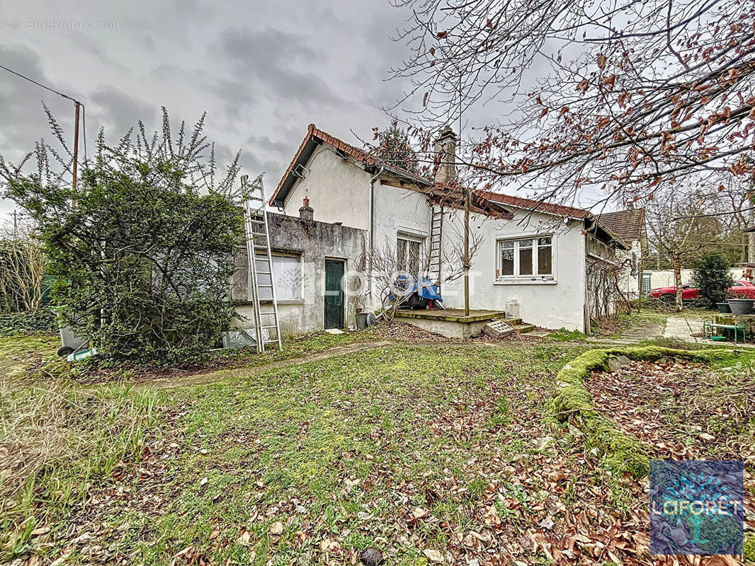 Maison à VIGNEUX-SUR-SEINE