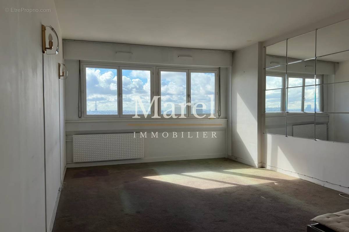 Appartement à COURBEVOIE