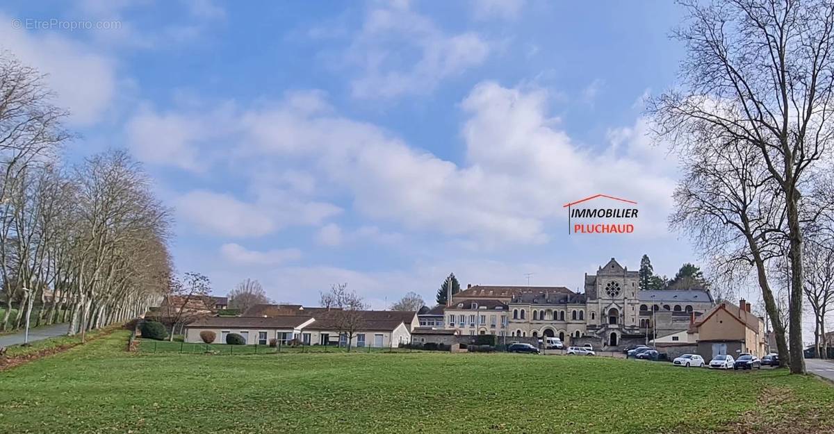 Appartement à PARAY-LE-MONIAL