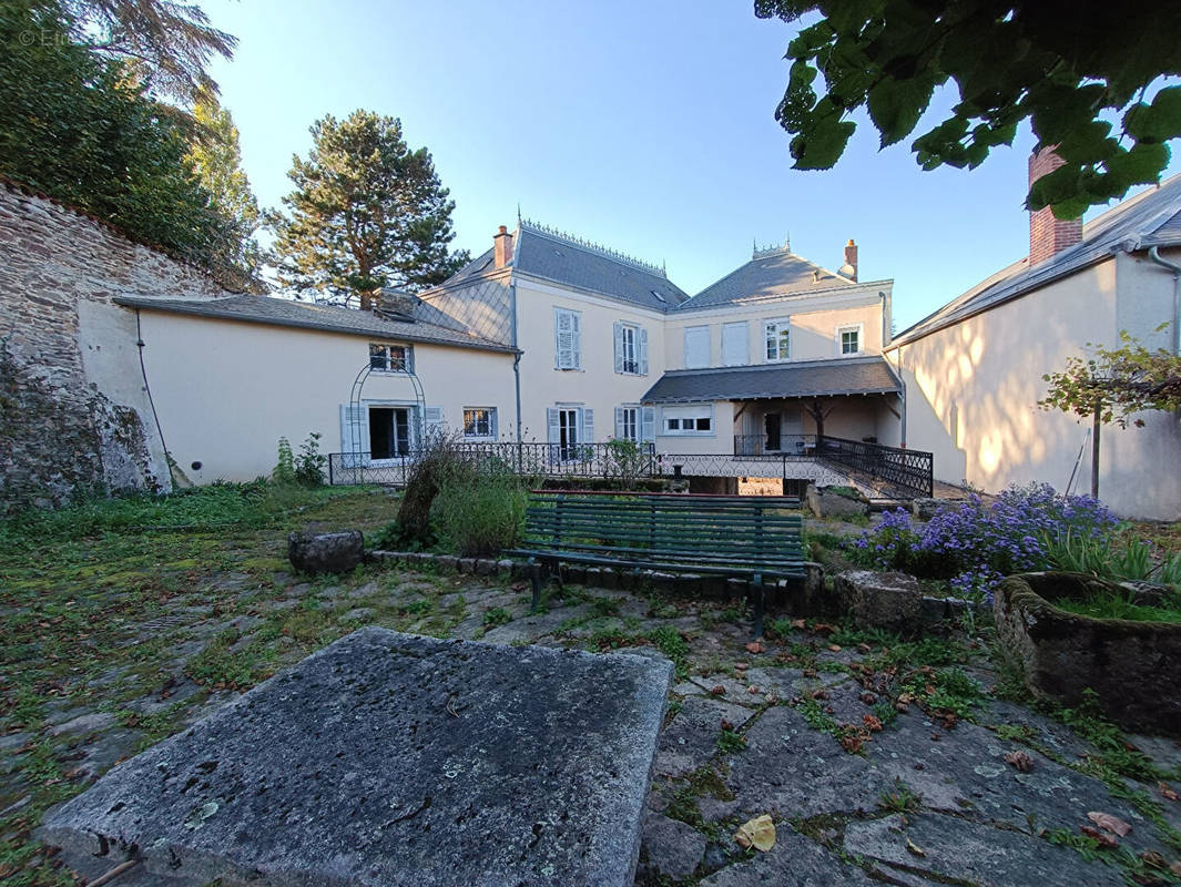 Maison à AIXE-SUR-VIENNE