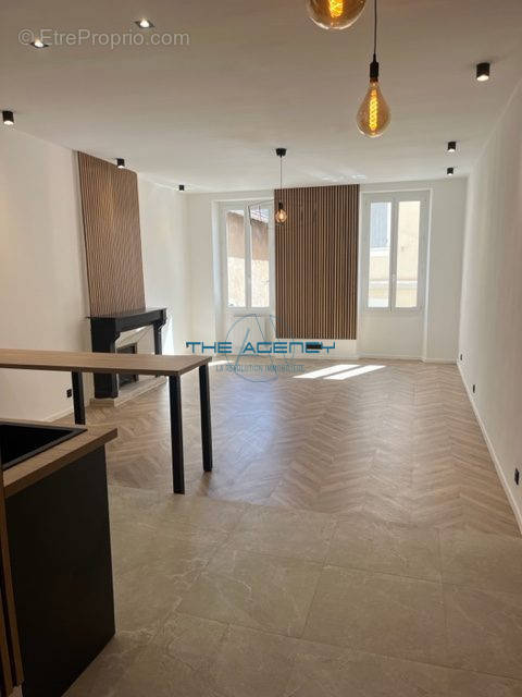 Appartement à MARSEILLE-2E