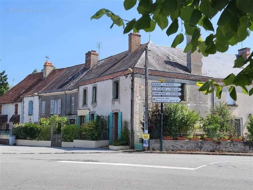 Maison à SAINT-LEGER-MAGNAZEIX