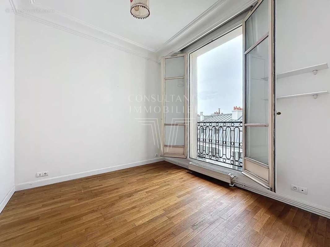 Appartement à PARIS-8E