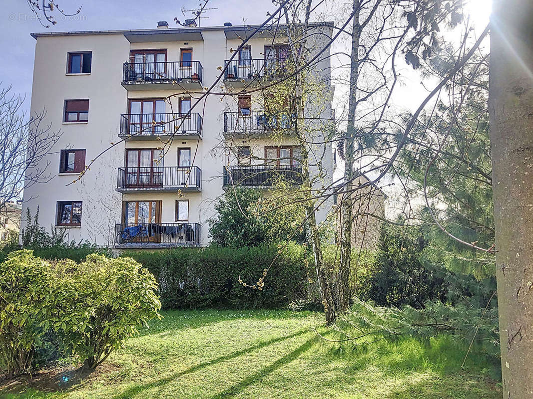 Appartement à SAINT-MAUR-DES-FOSSES