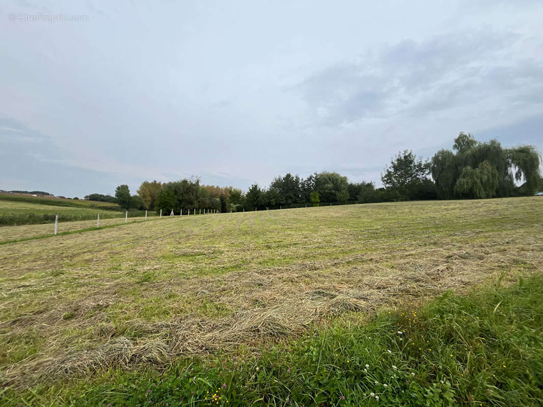 Terrain à CHAUNY