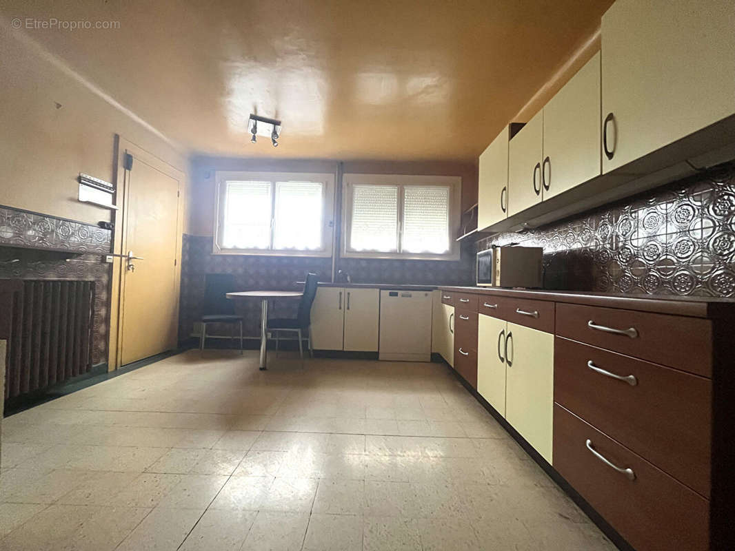 Appartement à CHARMES