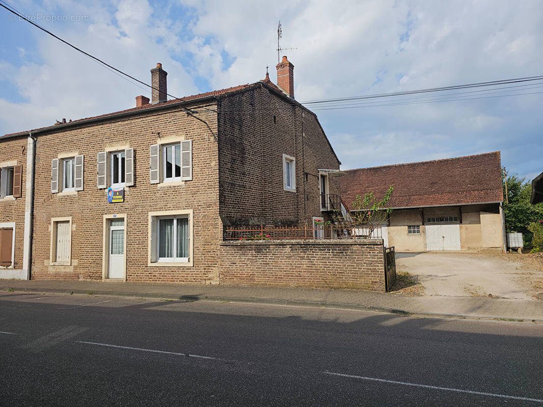 Maison à SAINT-GERMAIN-DU-BOIS