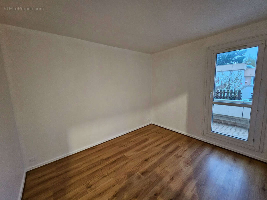 Appartement à MONTIGNY-LE-BRETONNEUX