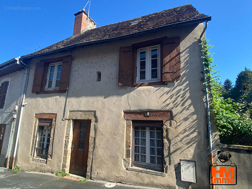 Maison à SAINT-YRIEIX-LA-PERCHE