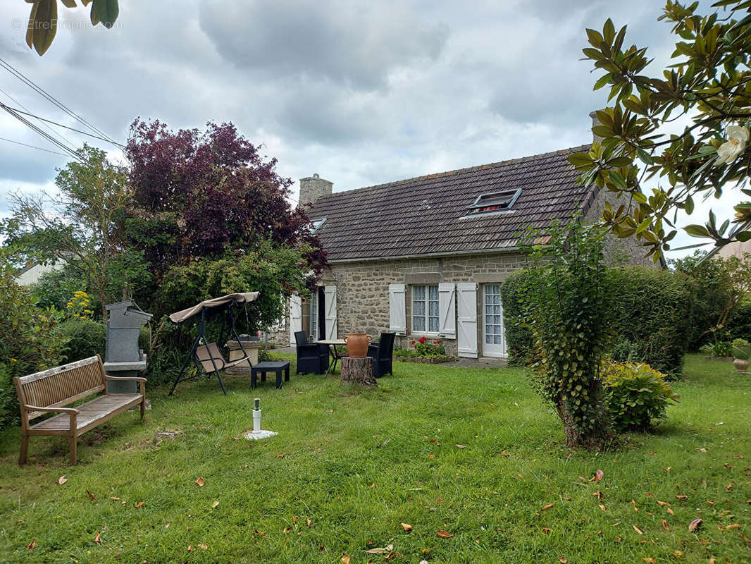 Maison à SAINT-VAAST-LA-HOUGUE