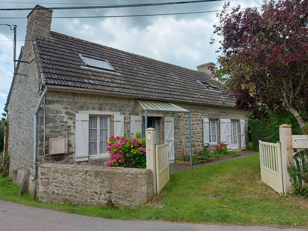 Maison à SAINT-VAAST-LA-HOUGUE