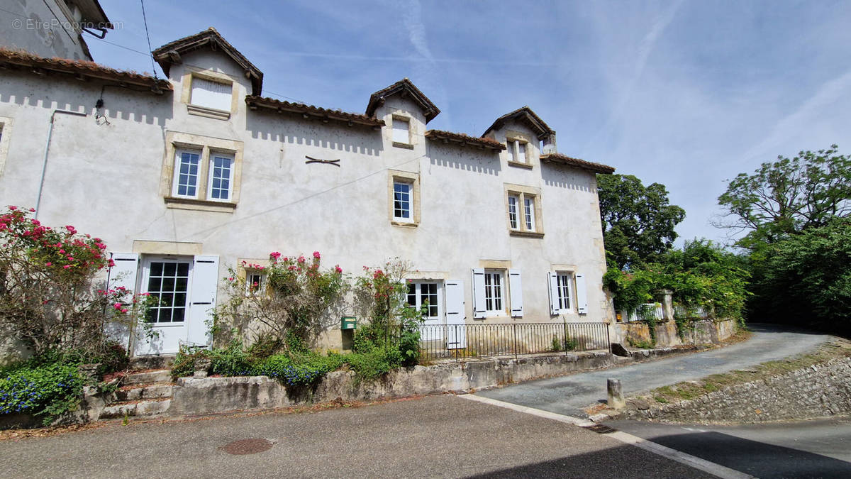 Maison à PESSAC-SUR-DORDOGNE