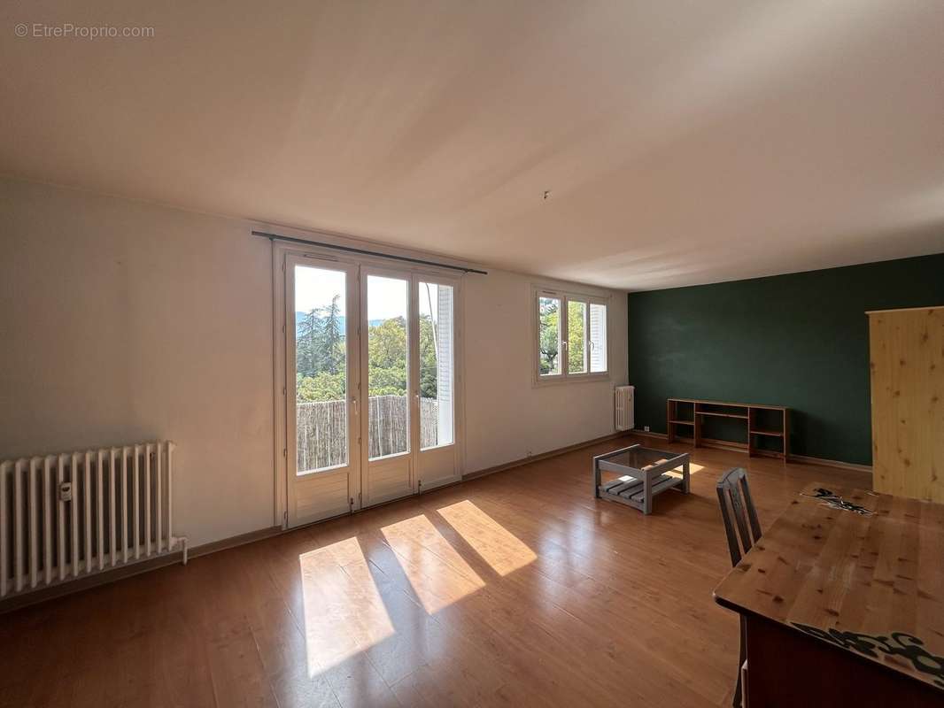 Appartement à PRIVAS