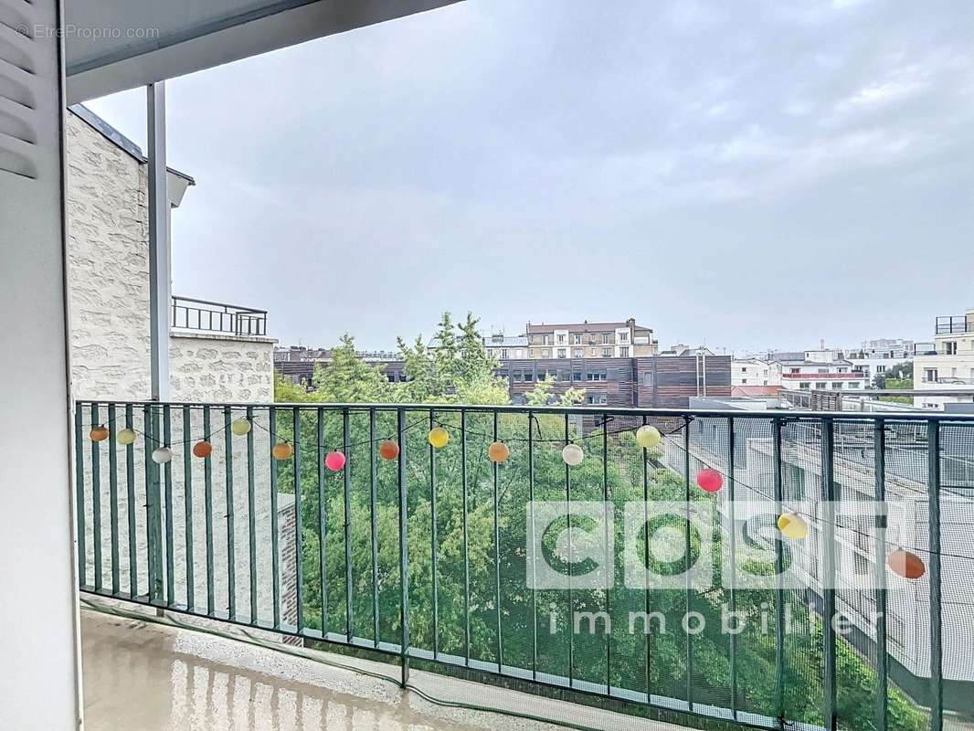 Appartement à COURBEVOIE