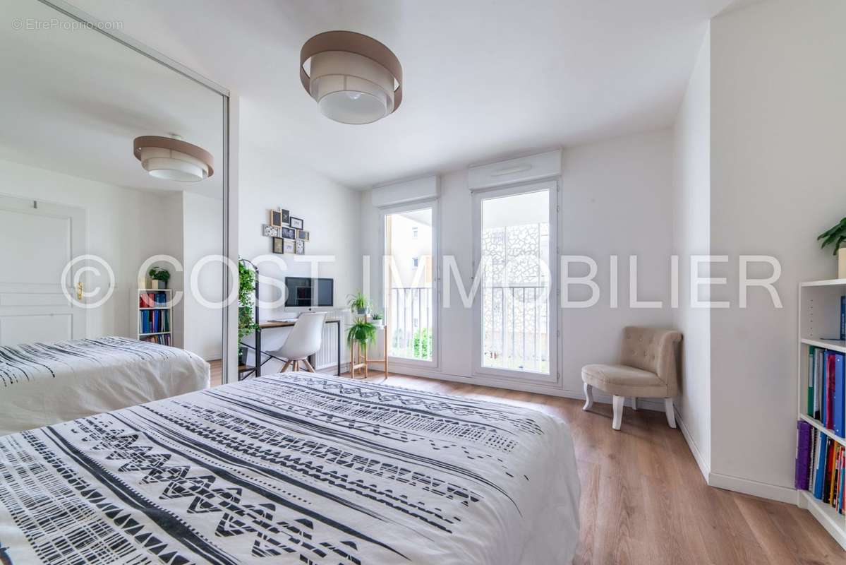 Appartement à GENNEVILLIERS